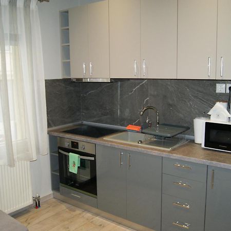 City Room Волос Екстериор снимка