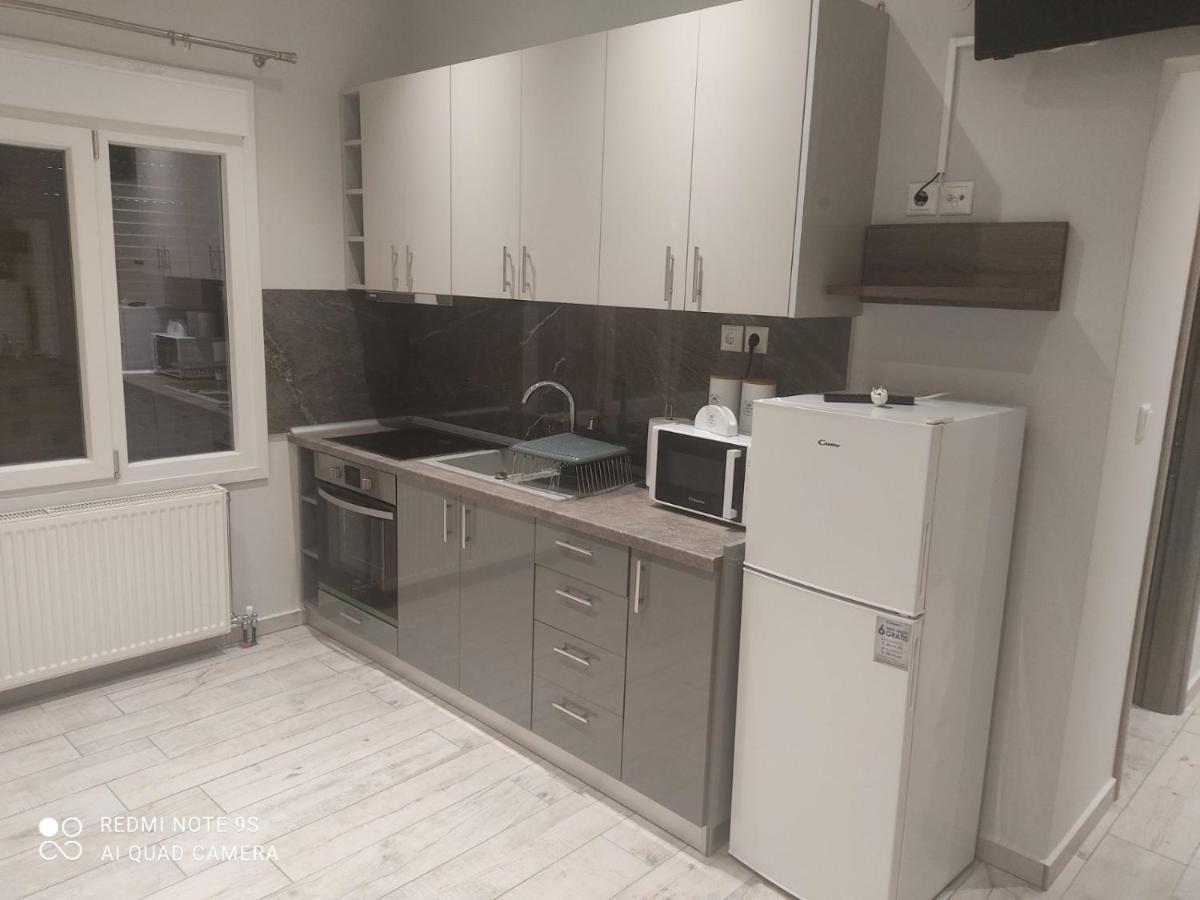 City Room Волос Екстериор снимка