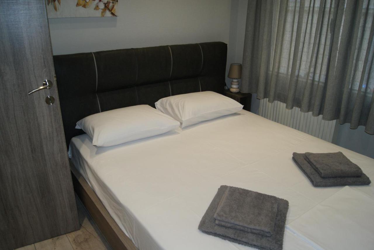 City Room Волос Екстериор снимка