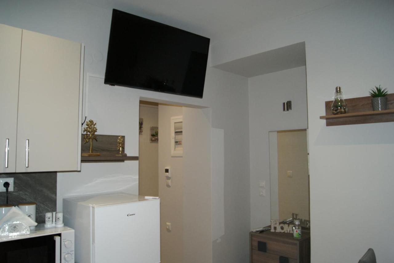 City Room Волос Екстериор снимка