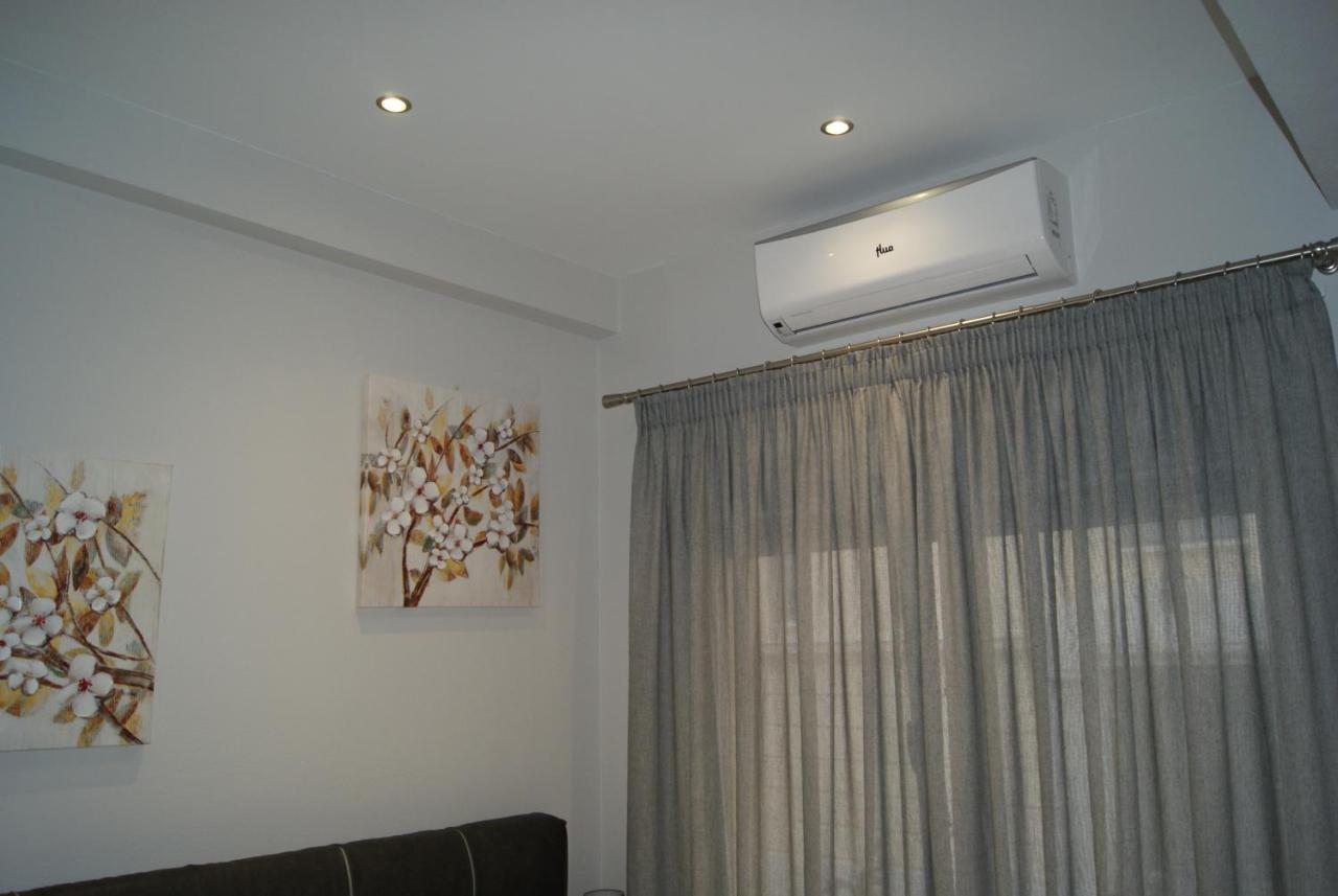 City Room Волос Екстериор снимка